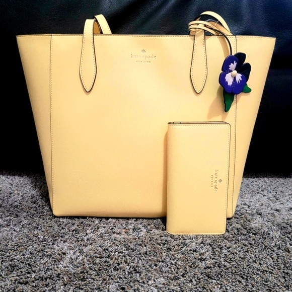 kate spade Handbags - KATE SPADE ♠️ Dana Dangle Floral Tote and Matching Wallet